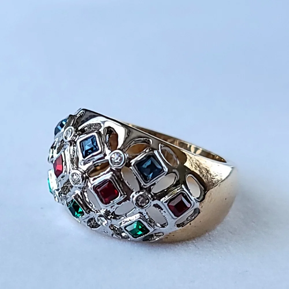 Vintage Domed Gemstone Coctail Ring 6
